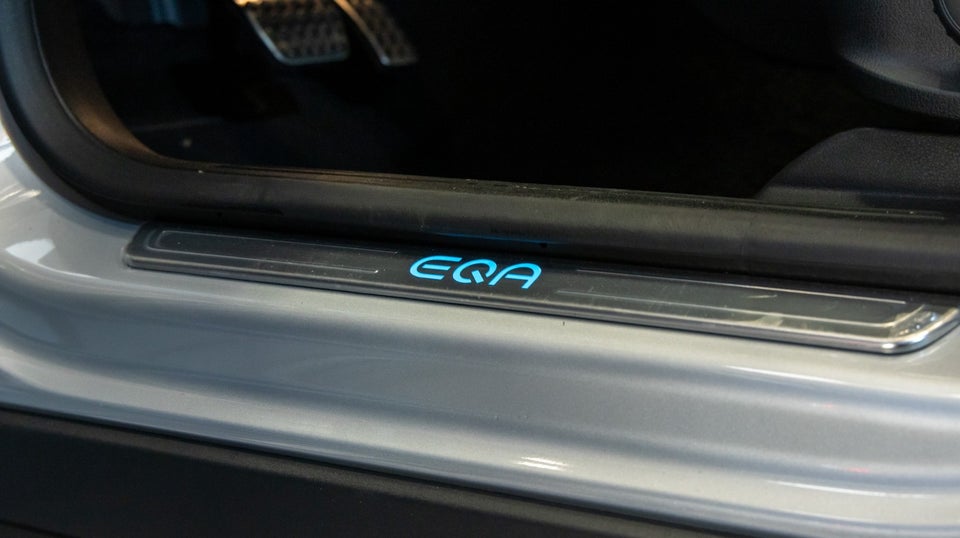 Mercedes EQA300 AMG Line 4Matic 5d