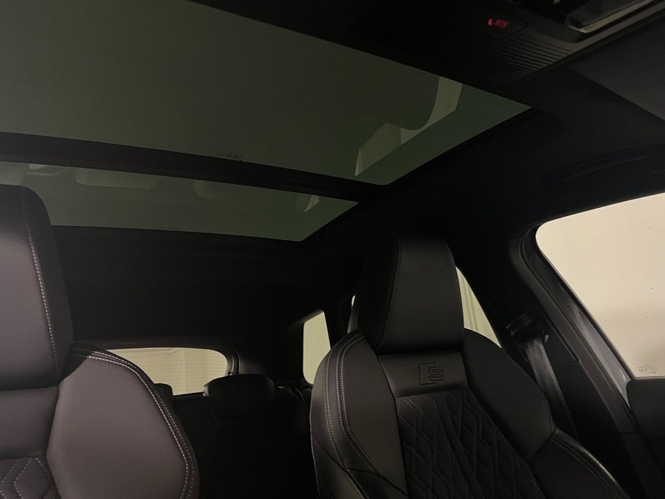 Audi Q4 e-tron 50 S-line quattro 5d