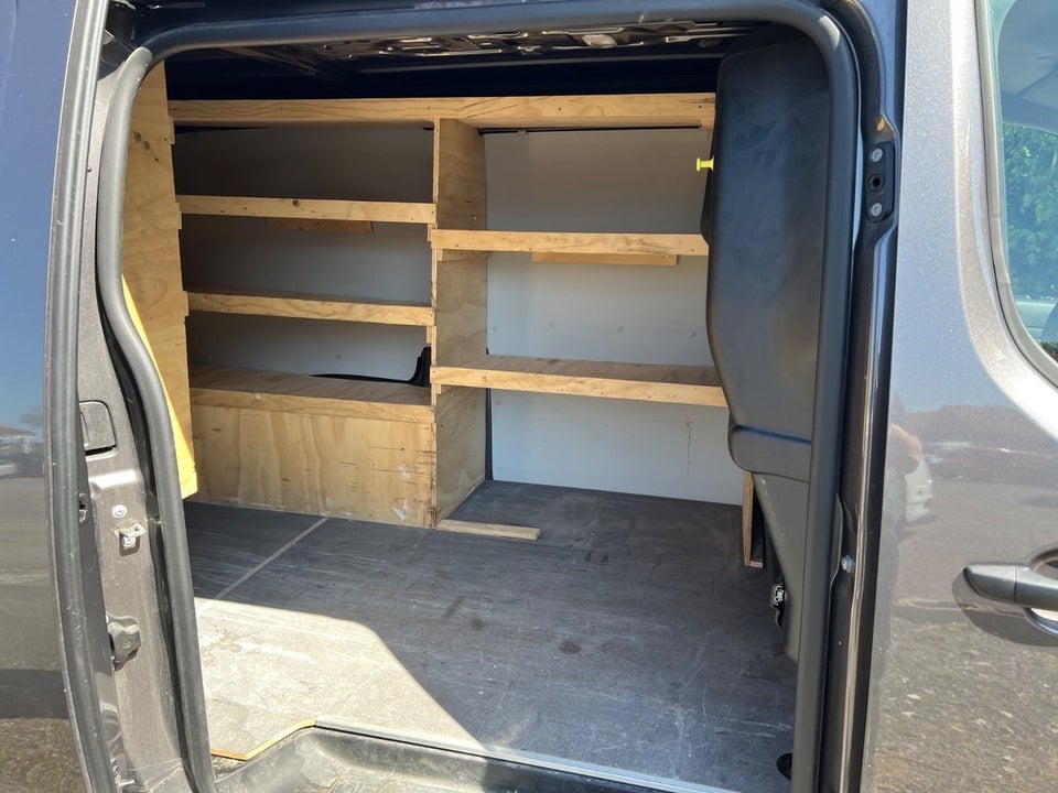 Toyota ProAce 2,0 D 144 Long Comfort Master aut. 4d