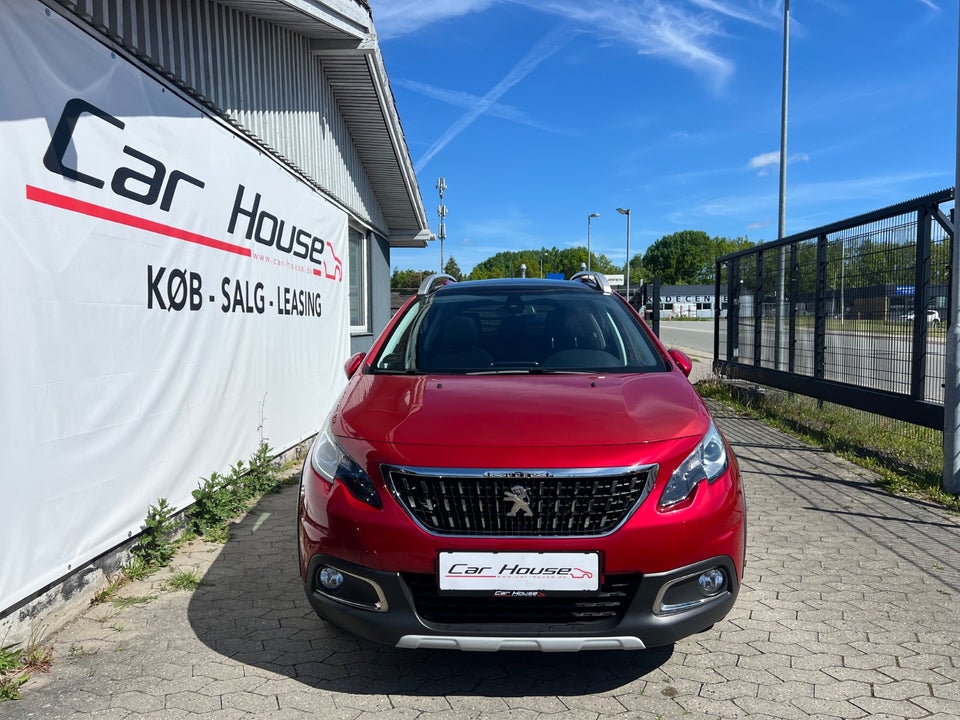 Peugeot 2008 1,2 PureTech 110 Prestige Sky 5d