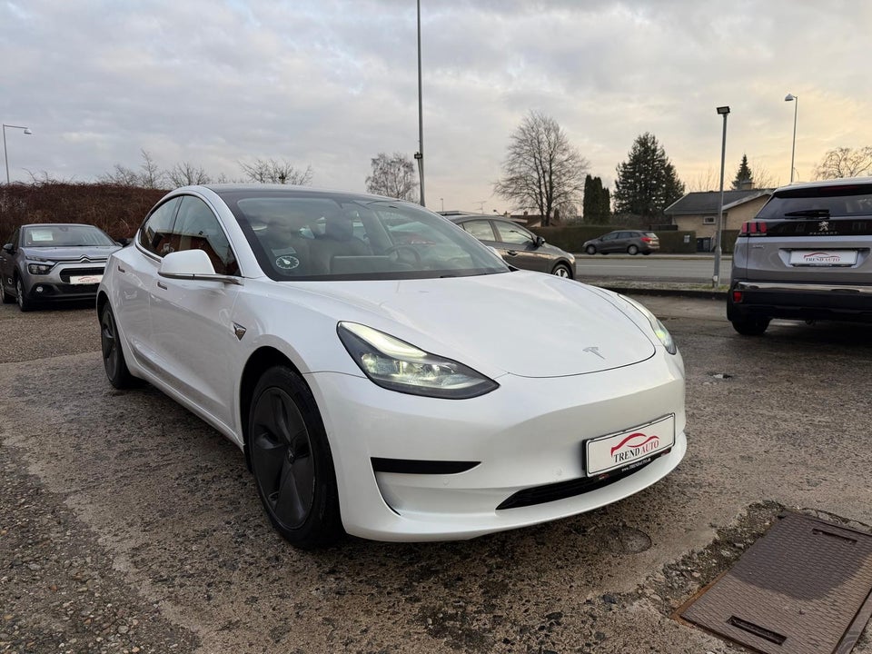 Tesla Model 3 Standard Range+ RWD 4d