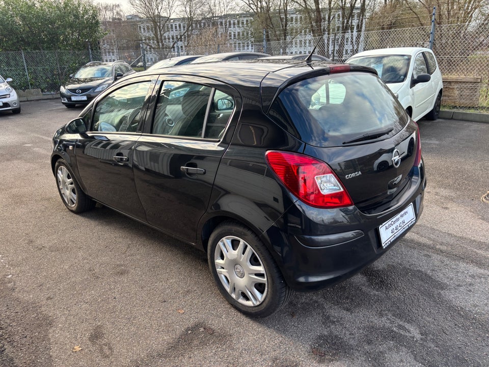 Opel Corsa 1,2 16V Cosmo 5d