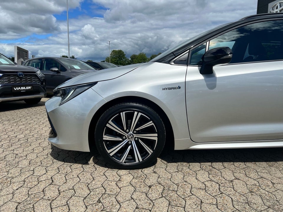Toyota Corolla 1,8 Hybrid H3 Premium Touring Sports MDS 5d