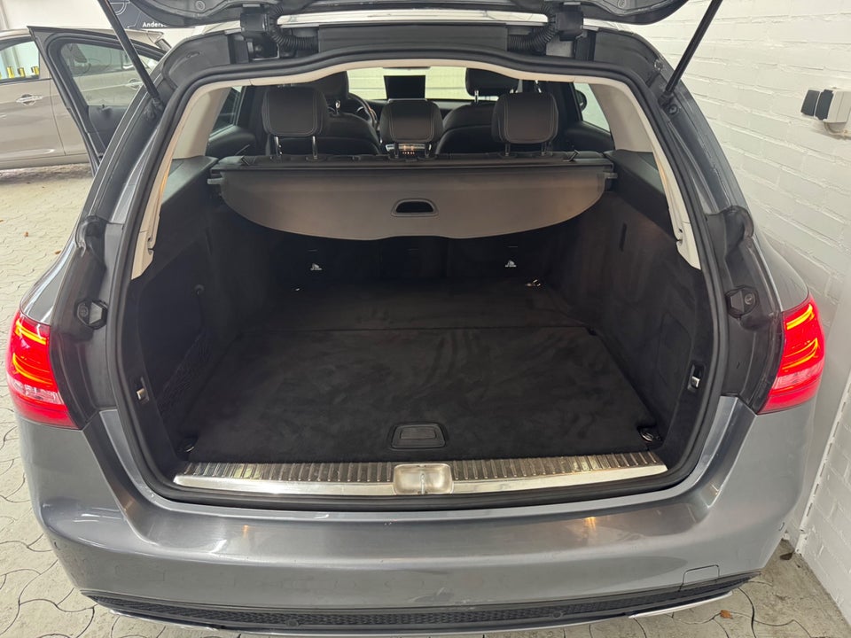 Mercedes C220 d 2,2 AMG Line stc. aut. 5d