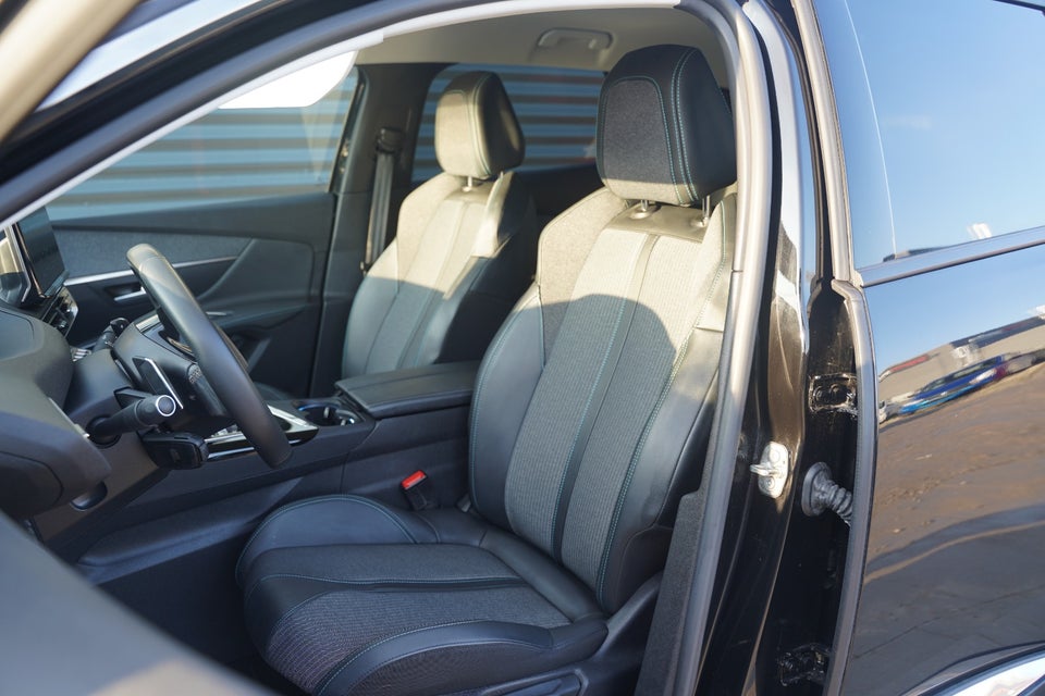 Peugeot 3008 1,6 Hybrid Allure Pack EAT8 5d