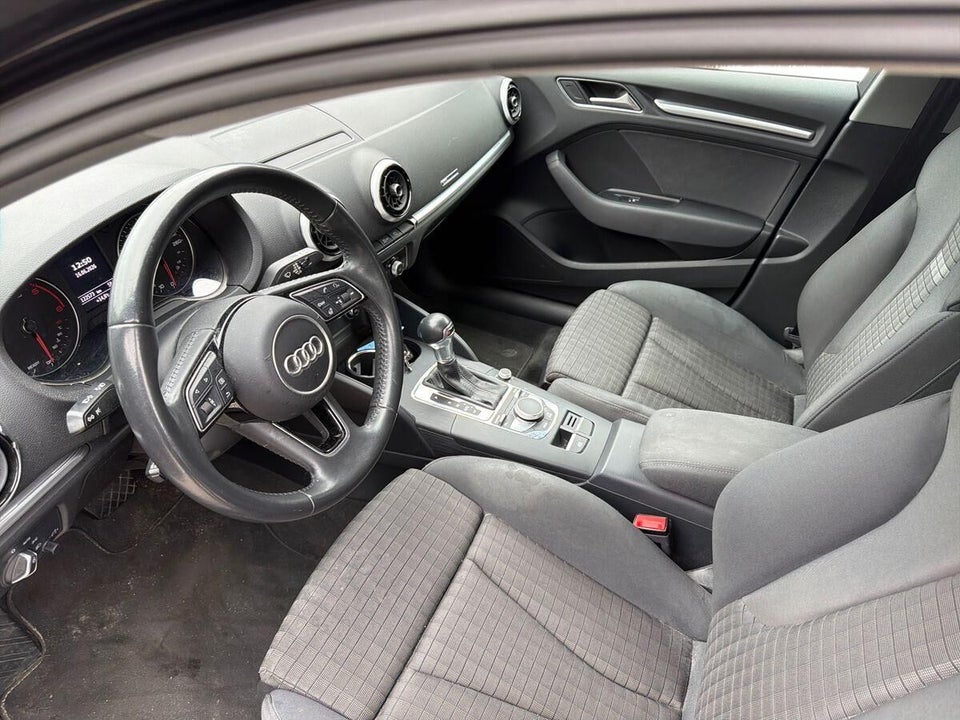 Audi A3 30 TDi Sport Limited Sportback S-tr. 5d