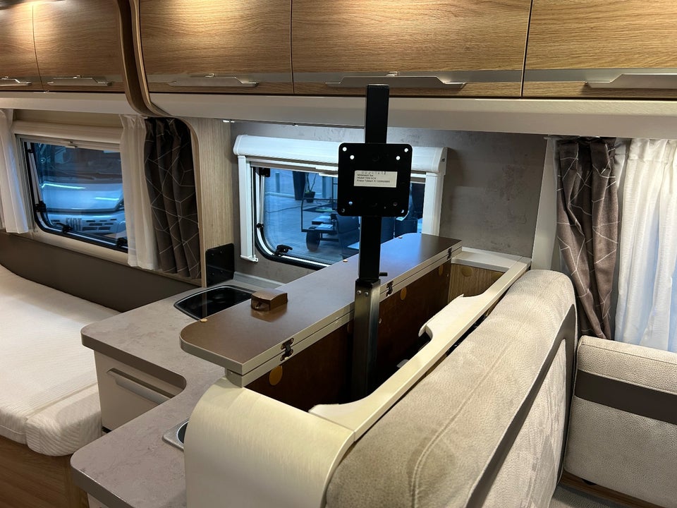 Knaus Sky 2,3 Ti 700 MEB aut. 2d