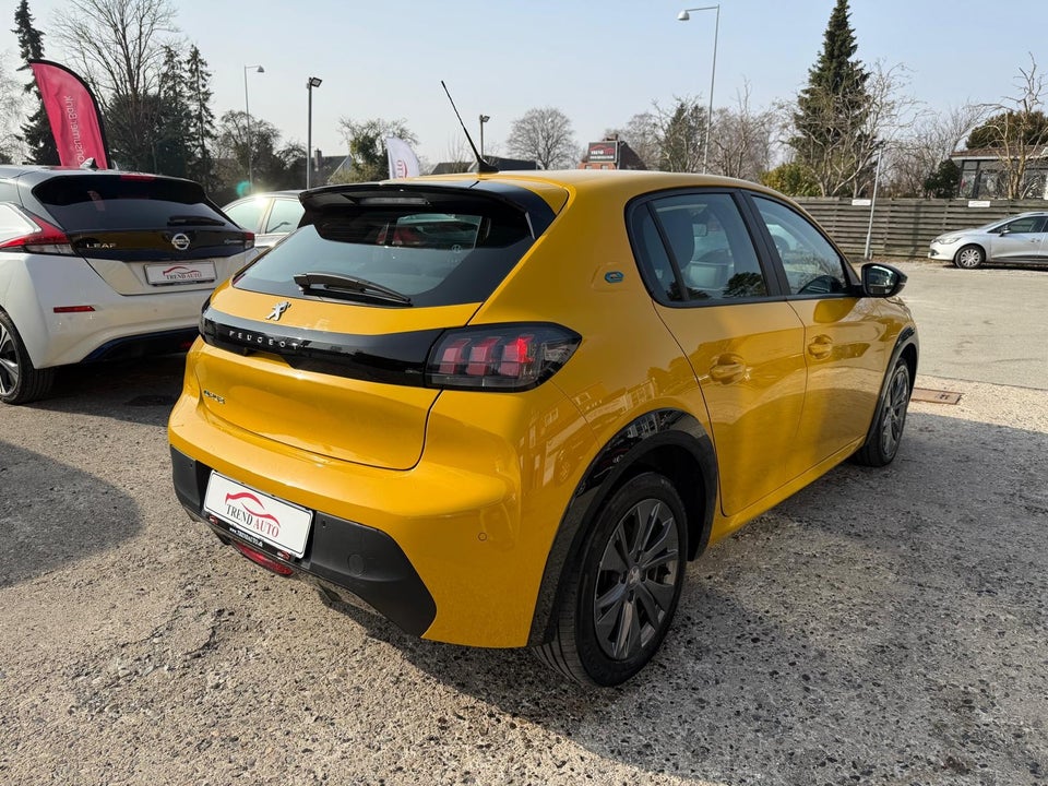 Peugeot e-208 50 Active 5d
