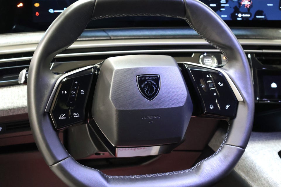 Peugeot e-3008 77 GT 5d