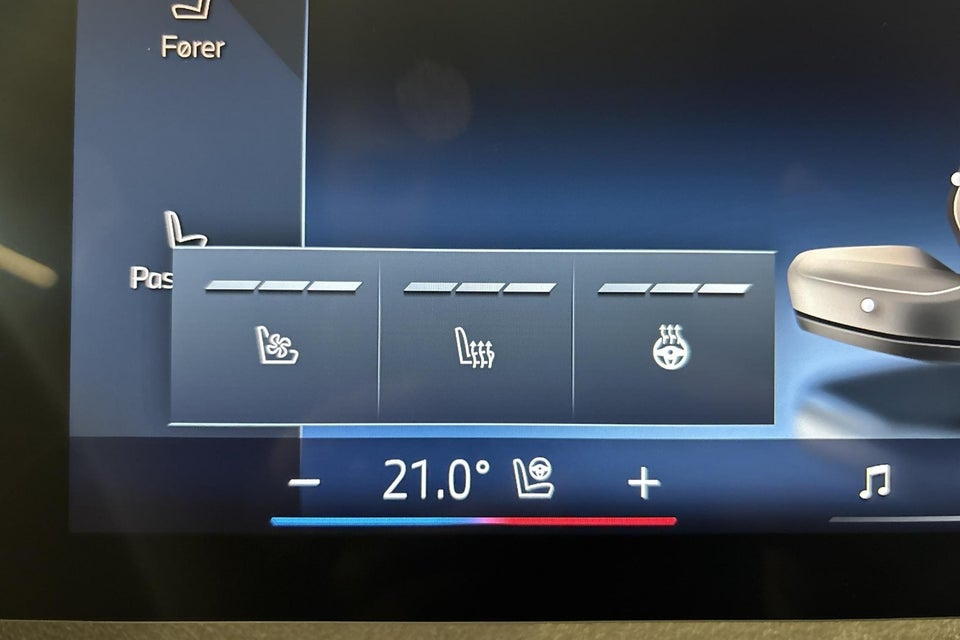 BMW iX xDrive60 Fully Charged 5d