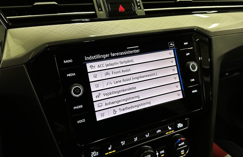 VW Passat 1,6 TDi 120 Business Variant DSG 5d