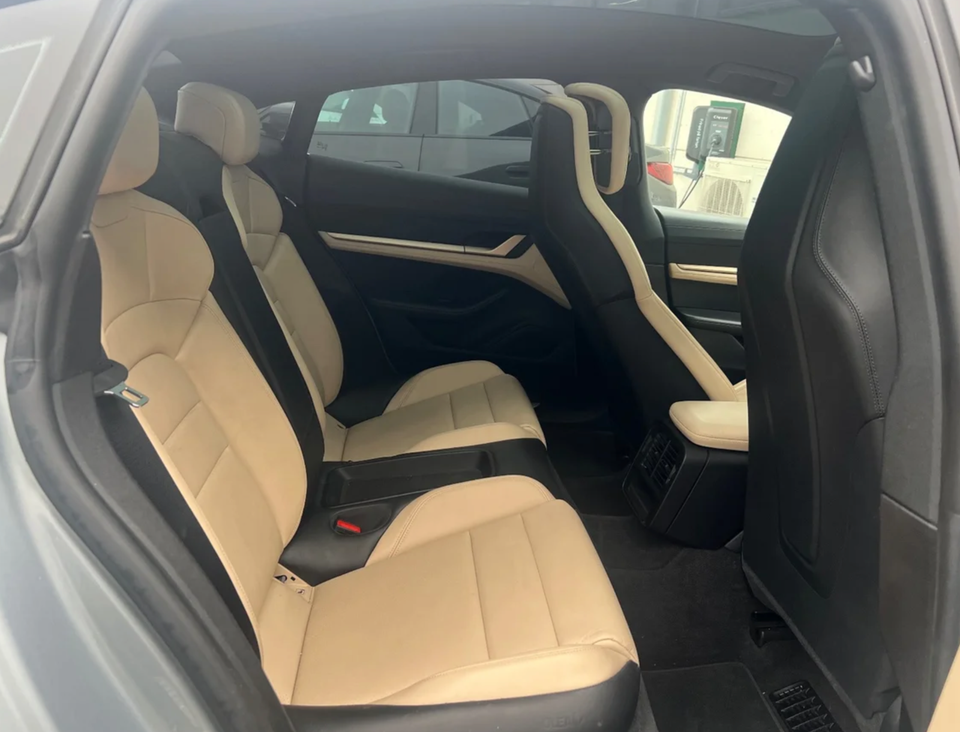 Porsche Taycan 4S Performance+ 4d