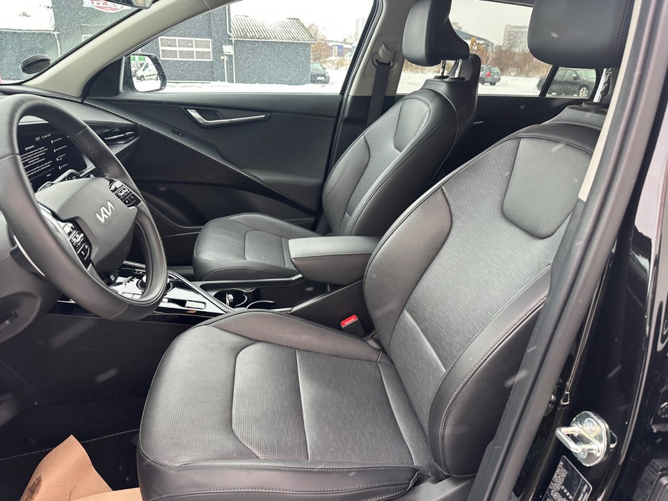 Kia Niro 64 EV Upgrade 5d