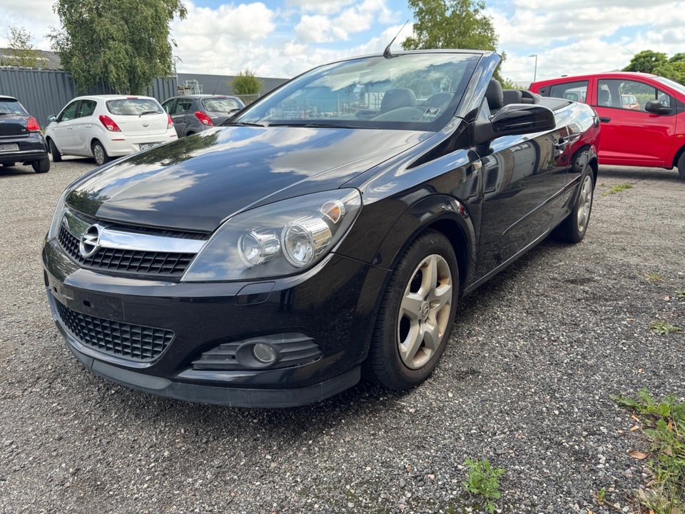 Opel Astra 1,8 16V Cosmo TwinTop 2d