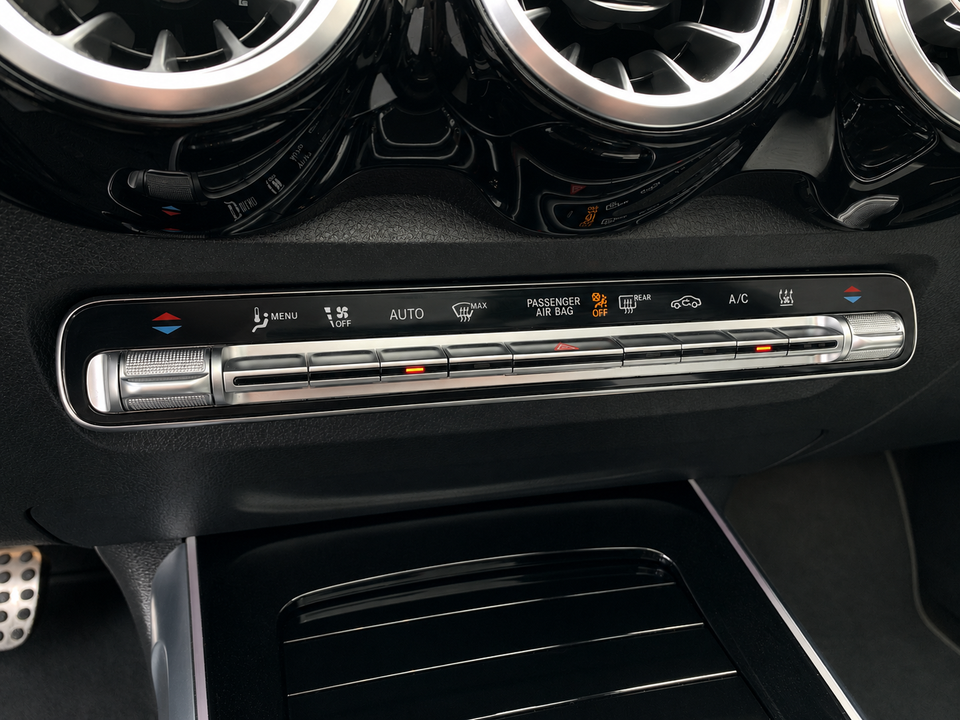Mercedes EQB300 AMG Line 4Matic 5d