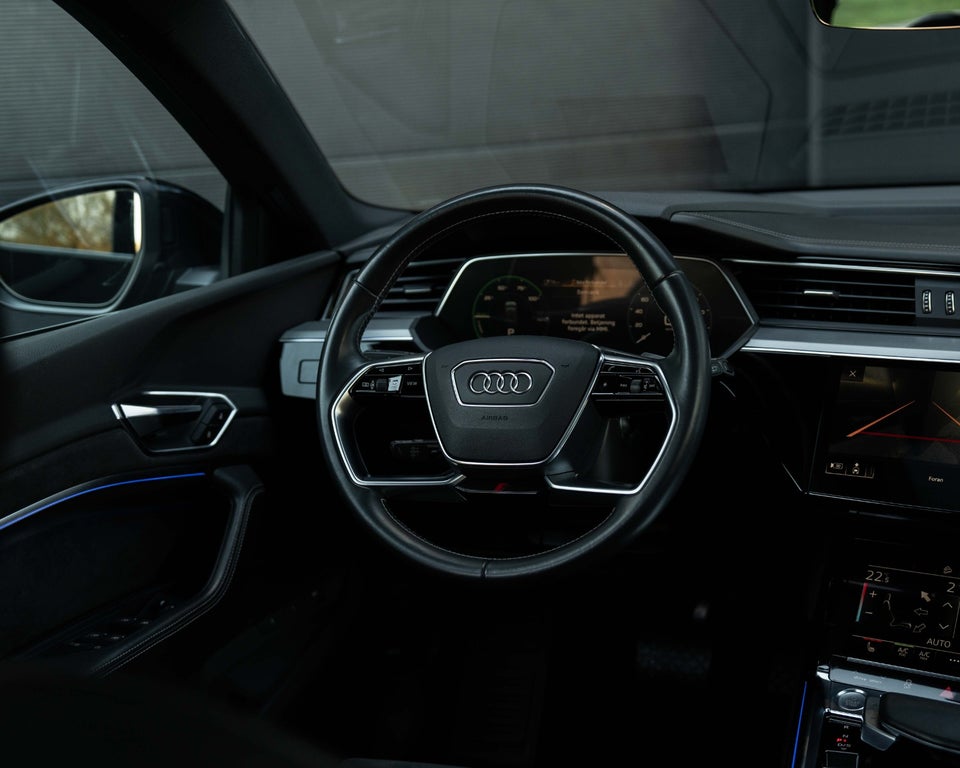 Audi e-tron 55 S-line quattro 5d