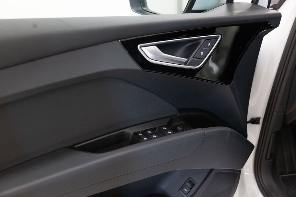 Audi Q4 e-tron 45  5d