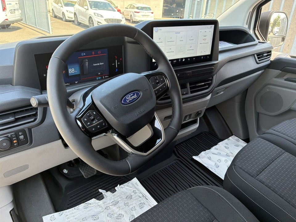 Ford E-Transit Custom 320 L1 64 Trend