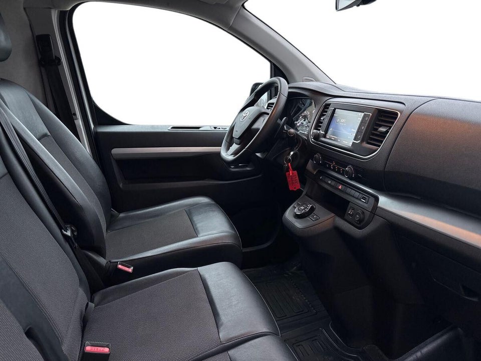 Toyota ProAce 2,0 D 177 Medium Comfort Master aut. 6d