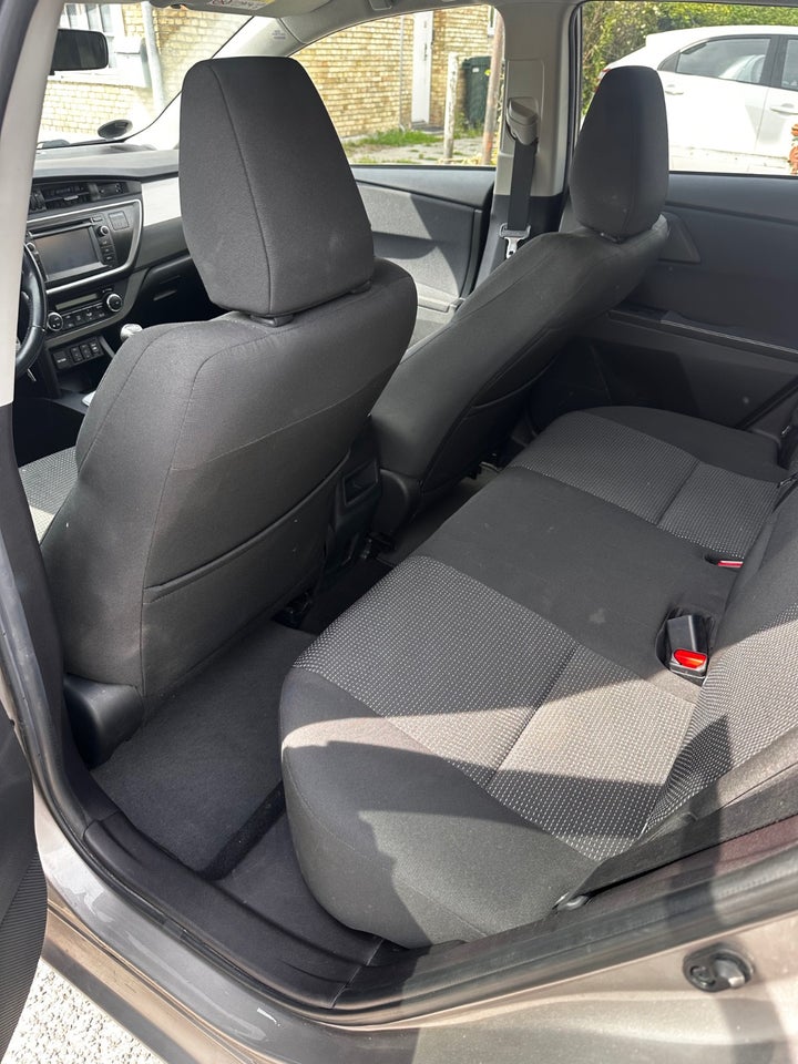 Toyota Auris 1,3 VVT-i T2+ 5d