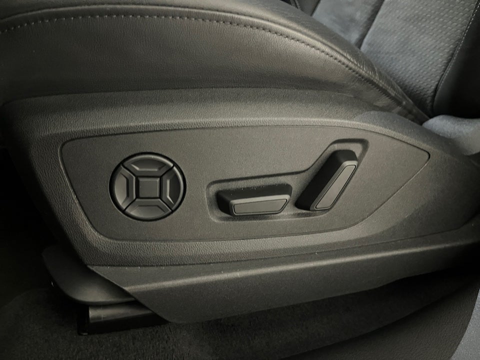 Audi SQ8 e-tron Sportback quattro 5d