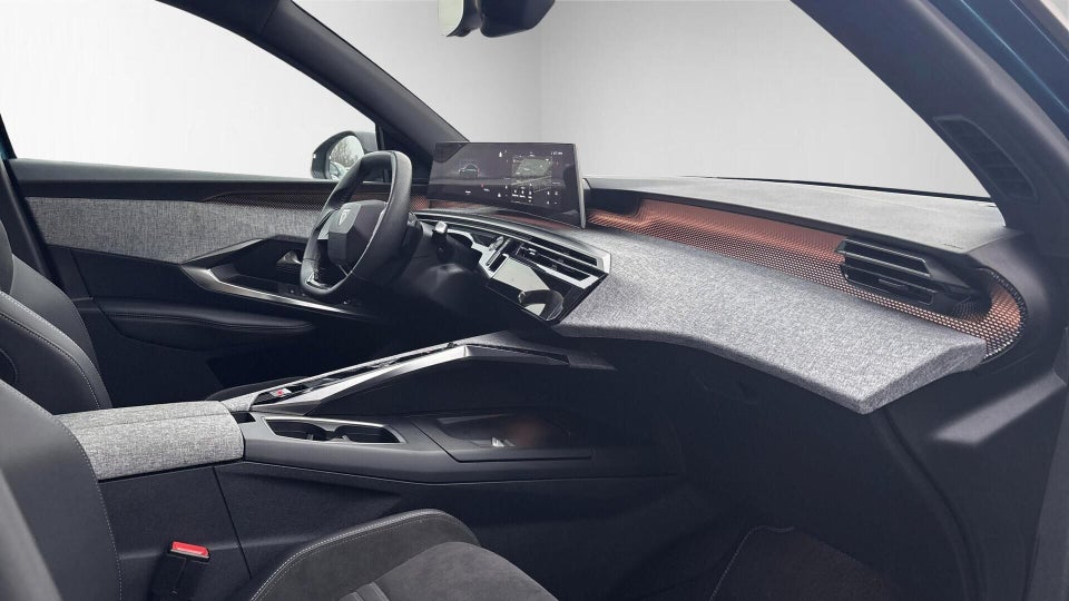 Peugeot e-3008 77 GT Pack 5d