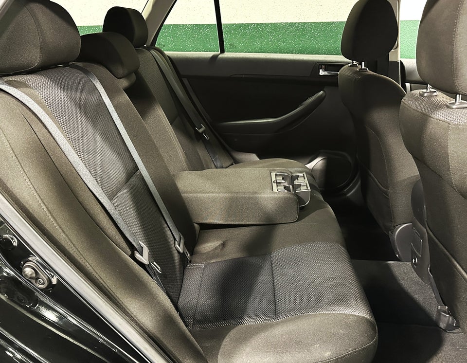 Toyota Avensis 2,0 Sol stc. 5d