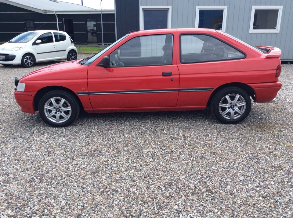 Ford Escort 1,3i CL 3d