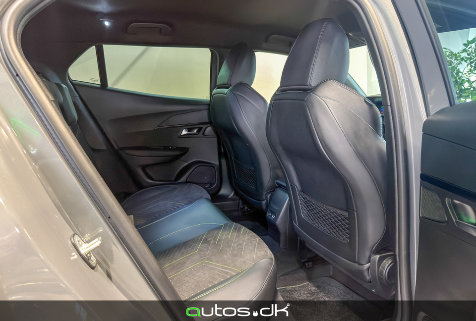 Peugeot e-2008 54 GT 5d