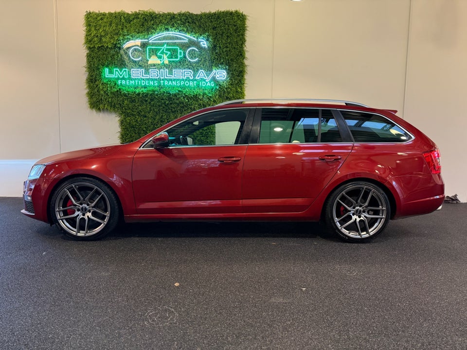 Skoda Octavia 2,0 TSi 220 RS DSG 5d