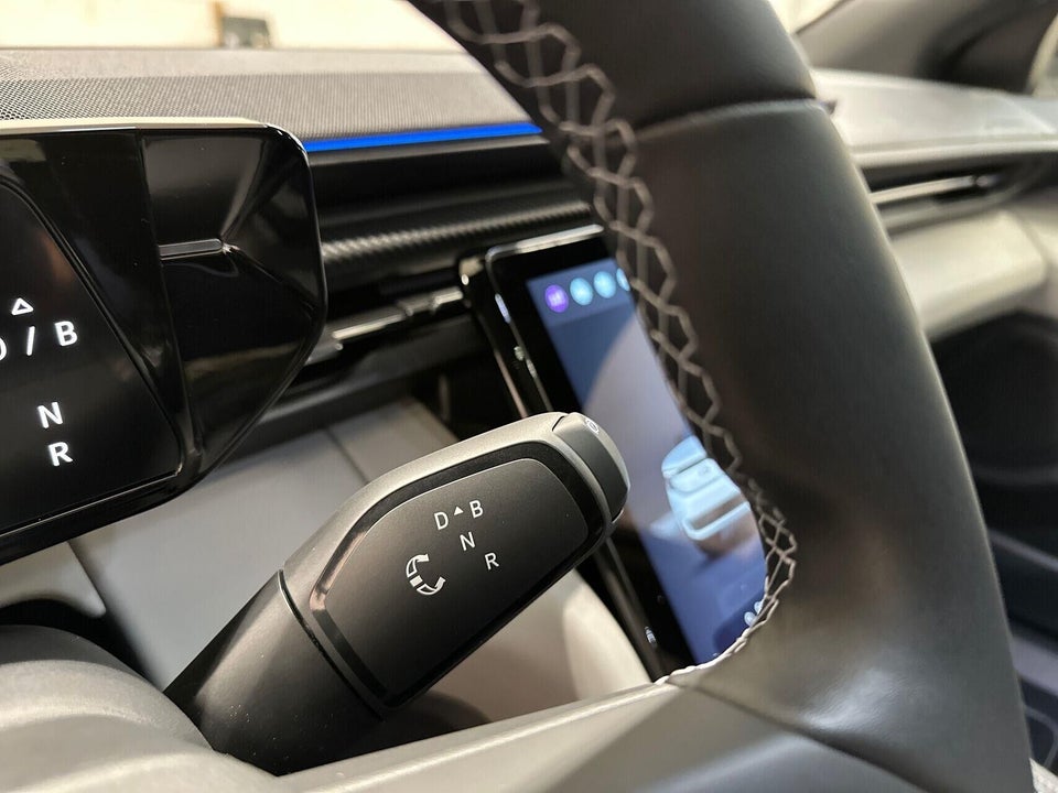 Ford Explorer 82 Premium Extended Range 5d