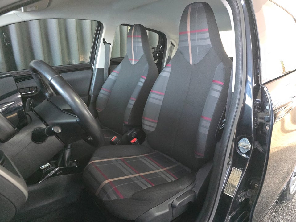 Peugeot 108 1,0 e-VTi 69 Allure 5d