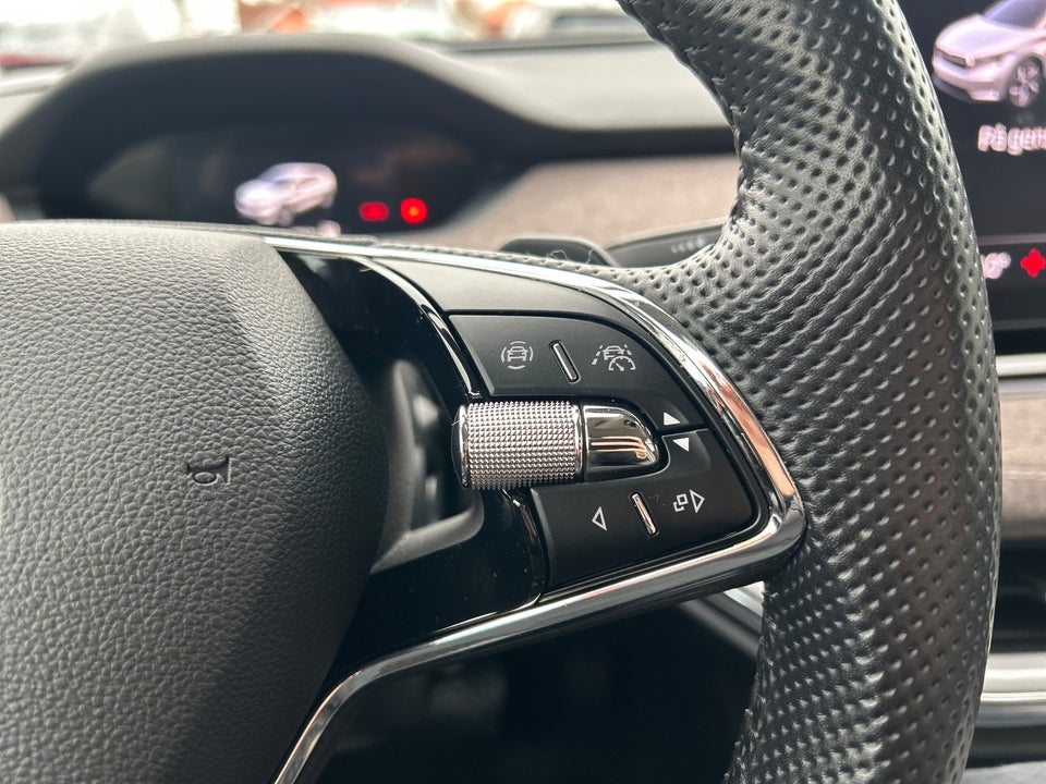Skoda Enyaq 80 iV Lodge 5d