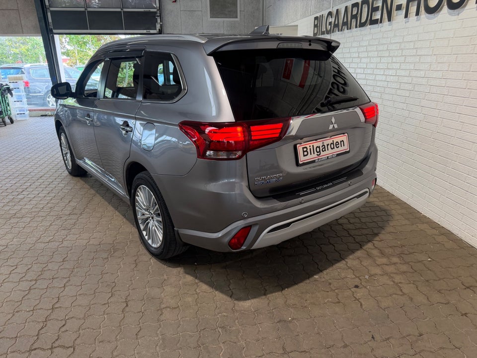 Mitsubishi Outlander 2,4 PHEV Intense CVT 4WD 5d
