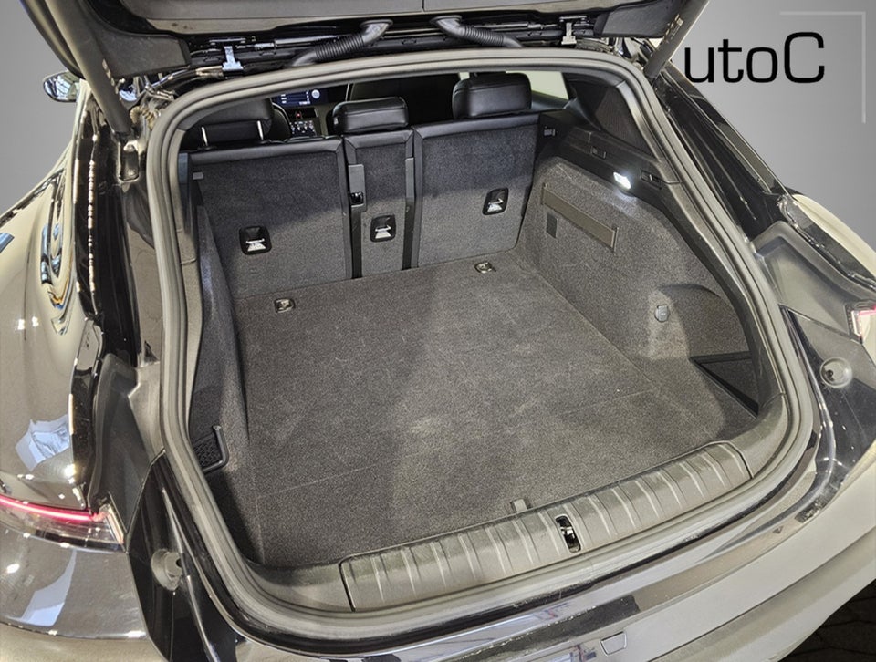 Porsche Taycan Performance+ Sport Turismo 5d