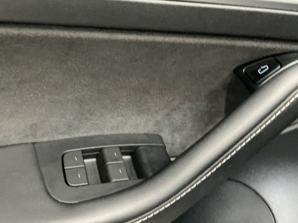 Tesla Model 3 Long Range AWD 4d