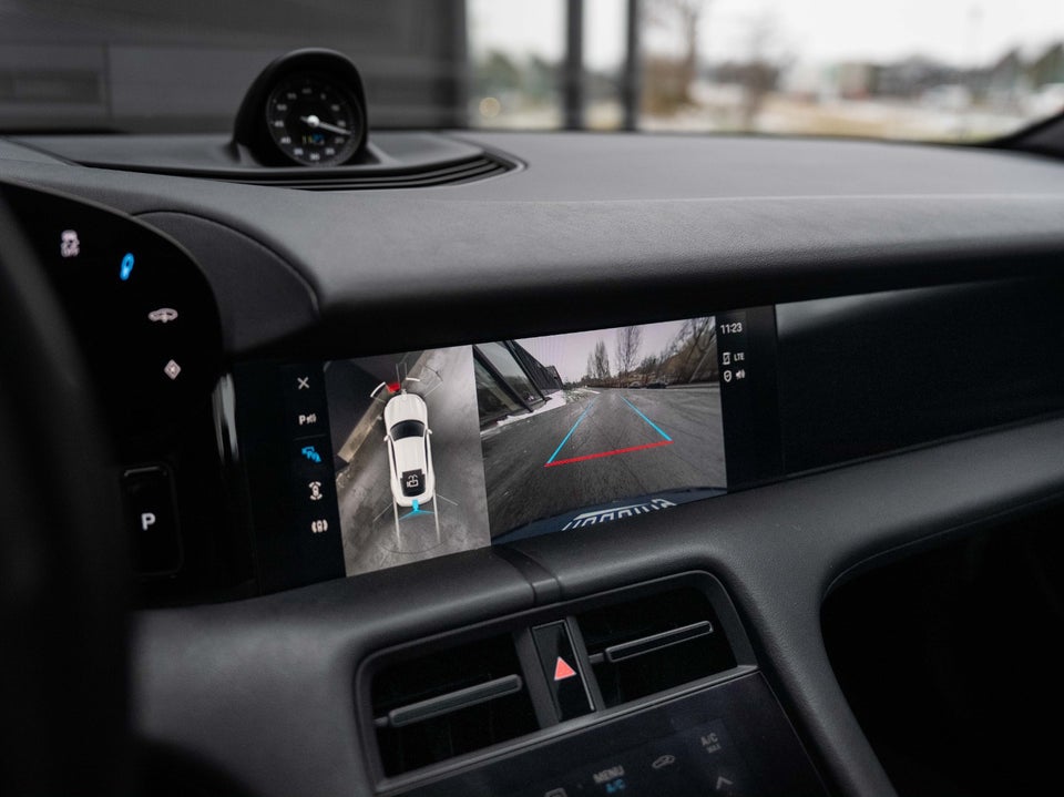 Porsche Taycan Performance+ 4d