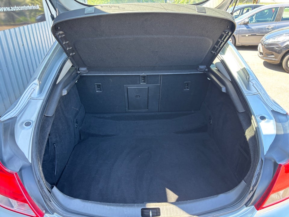 Opel Insignia 1,8 Edition 5d