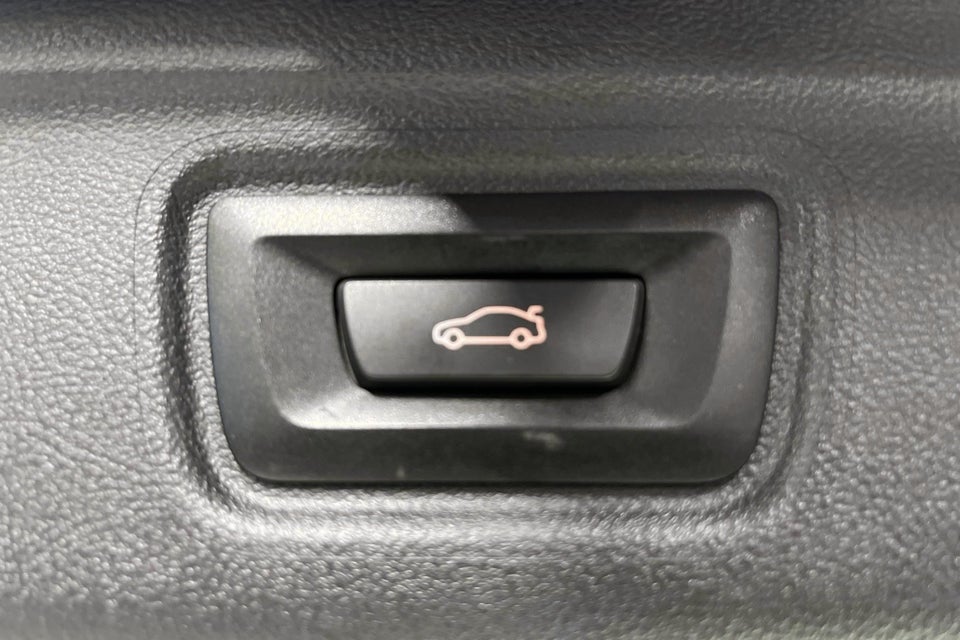 BMW 330e 2,0 M-Sport aut. 4d