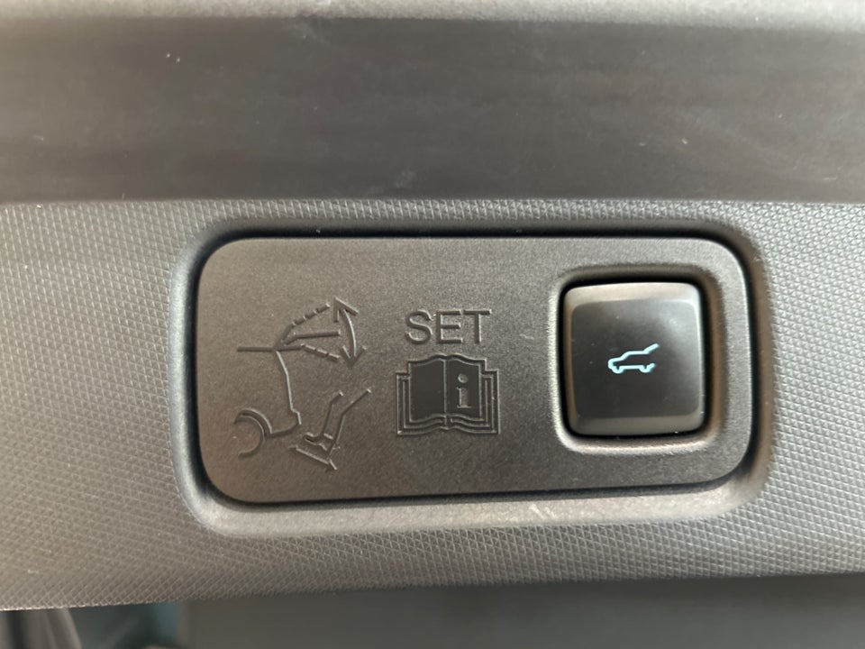 Ford Mustang Mach-E 70 Premium Standard Range 5d