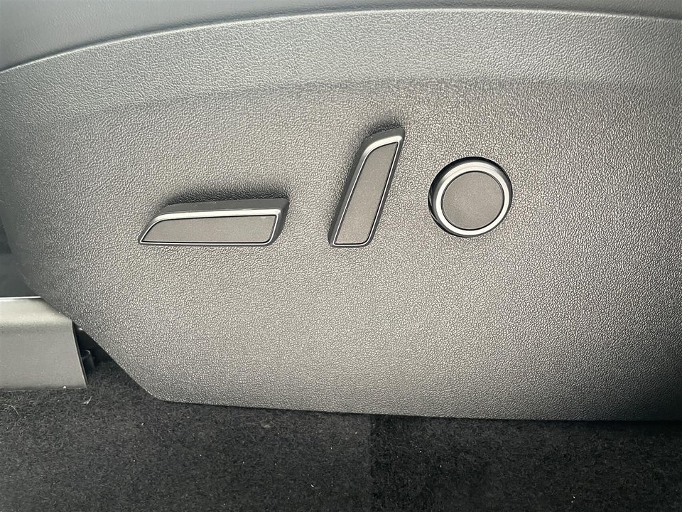 Tesla Model Y Long Range RWD 5d