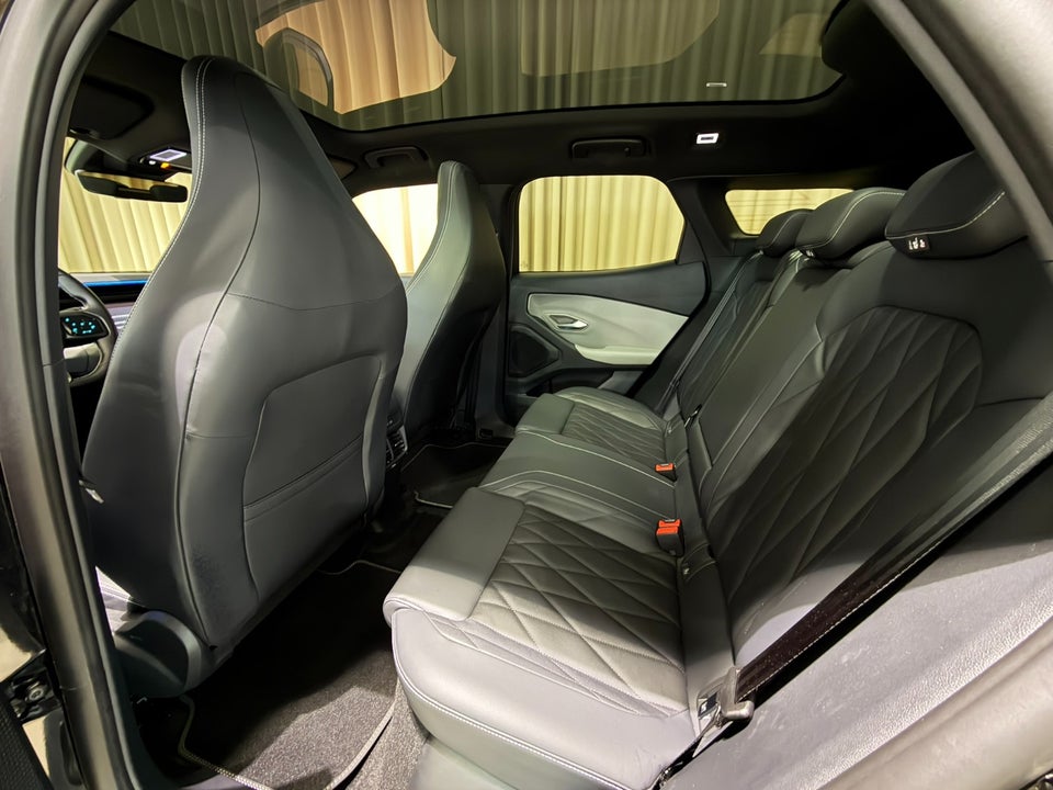 Ford Explorer 77 Premium Extended Range 5d