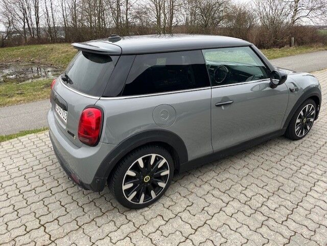 MINI Cooper SE Classic Trim 3d