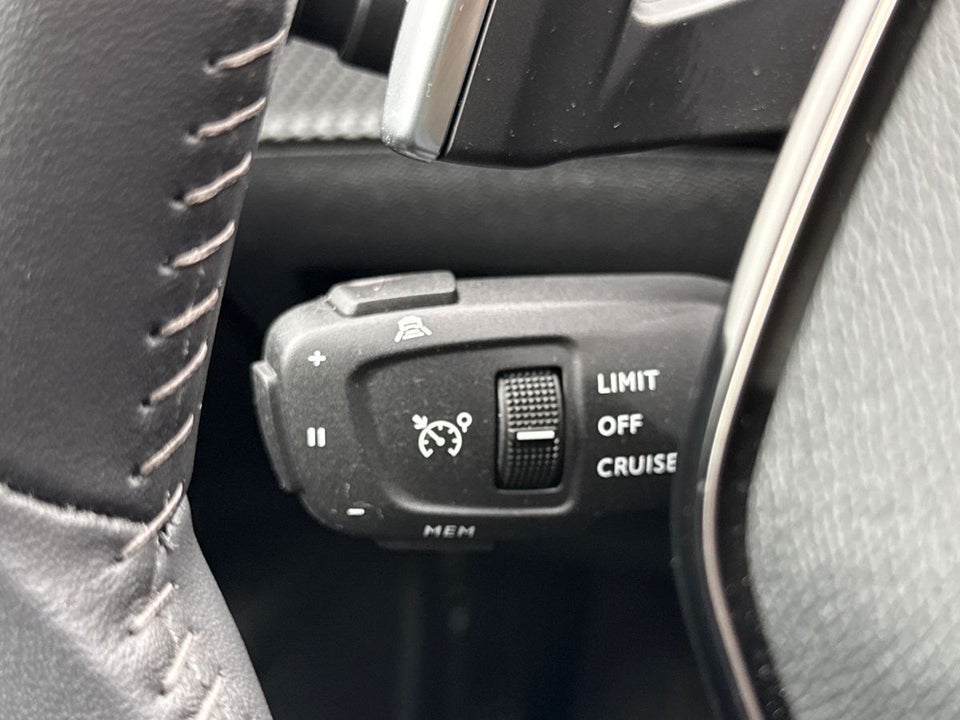 Peugeot 2008 1,2 PureTech 130 Selection Sport EAT8 5d