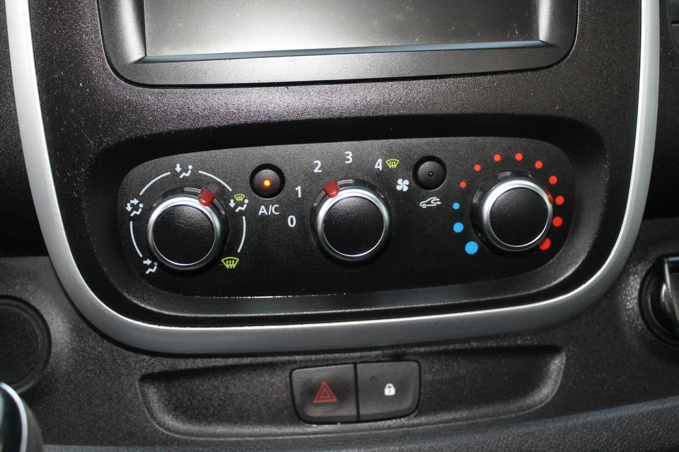 Renault Trafic T29 2,0 dCi 145 L2 Chassis