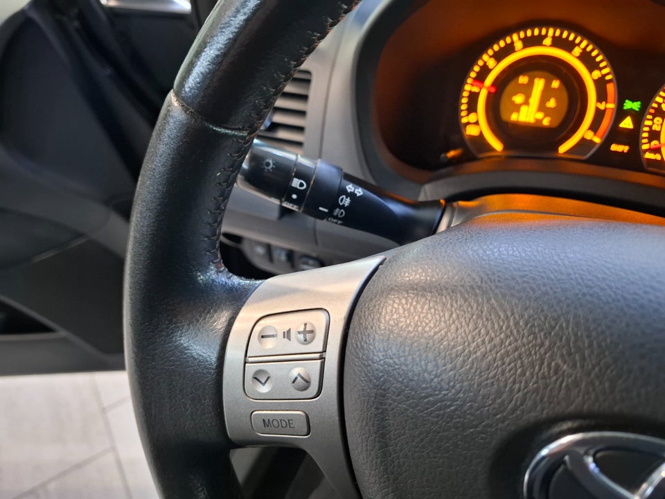 Toyota Auris 1,6 Luna 5d