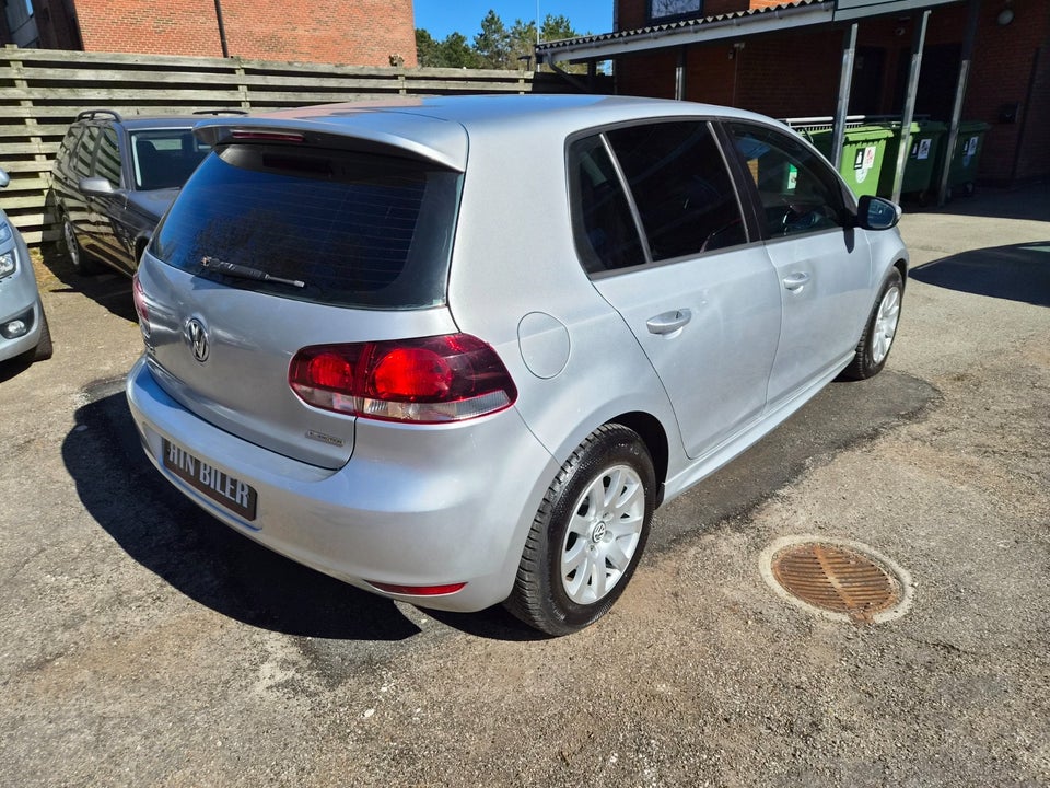 VW Golf VI 1,6 TDi 105 BlueMotion 5d