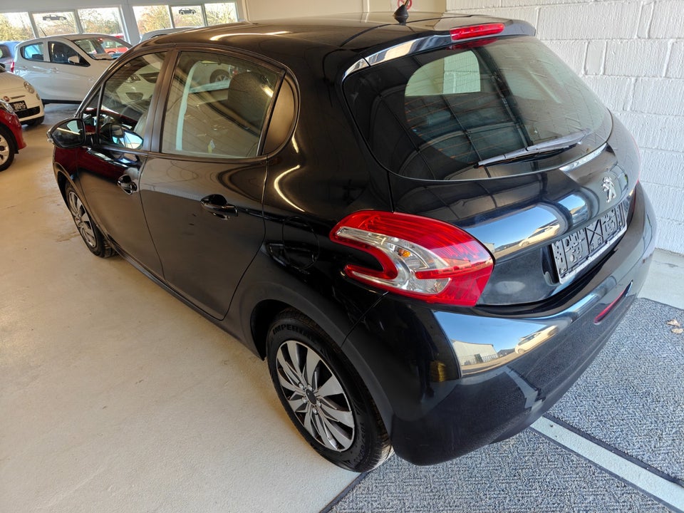 Peugeot 208 1,2 VTi Active 5d