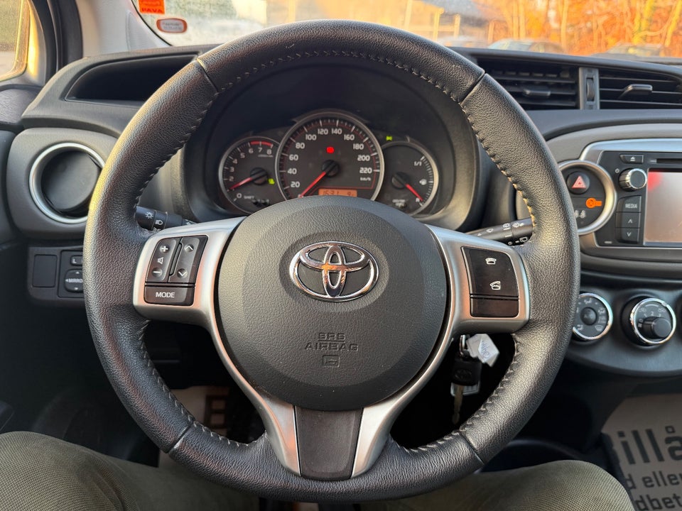 Toyota Yaris 1,3 VVT-i T2 5d