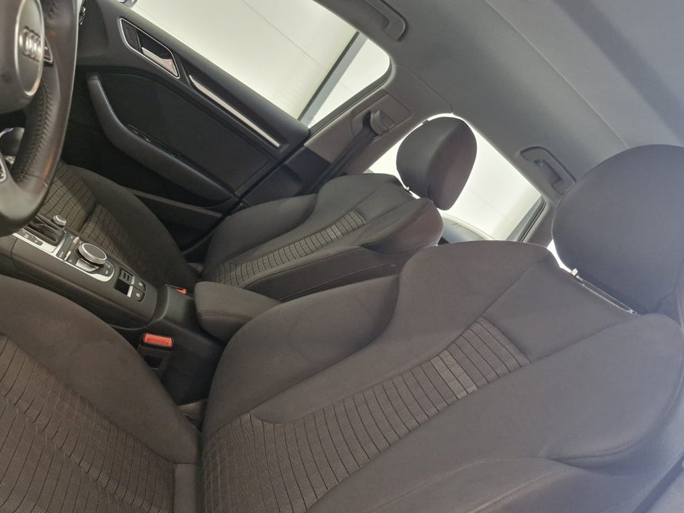 Audi A3 35 TFSi Sport Limited Sportback S-tr. 5d
